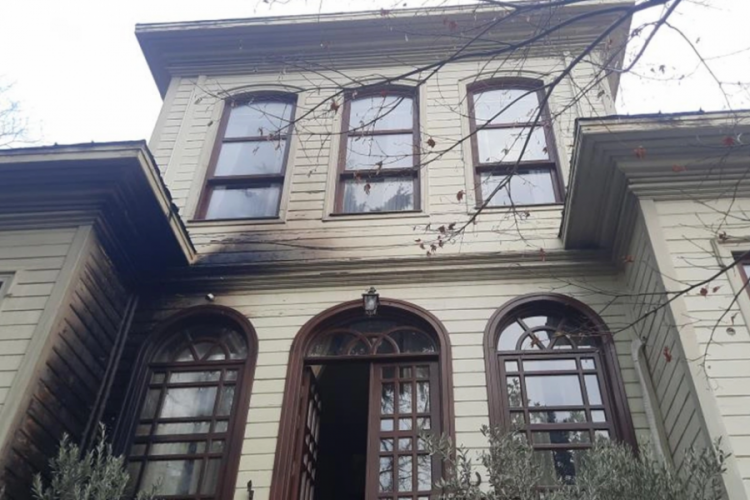 İstanbul Bebek'teki tarihi İbrahim Paşa K&ouml;şk&uuml;'nde yangın