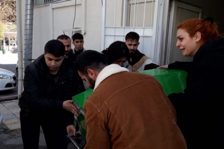 Gaziantep'te eski eşinin aracını yakmaya kalktı,  engel olan babasını &ouml;ld&uuml;rd&uuml;