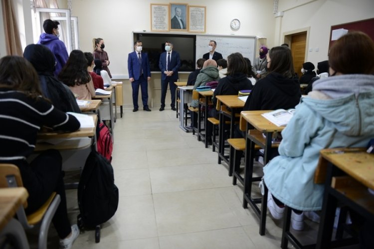 Bursa'da Başkan Yılmaz mesaisine &ouml;ğrencilerle başlıyor