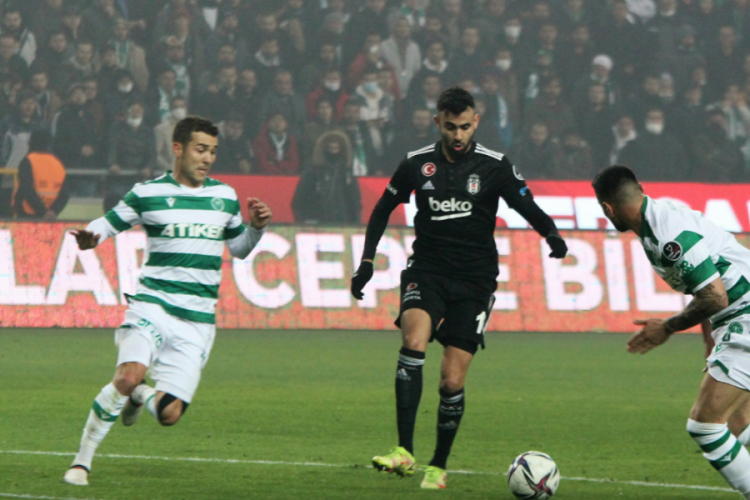 Konyaspor Beşiktaş'ı 90'da devirdi