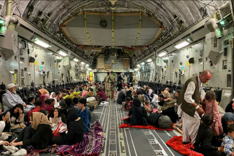 ABD'ye yaklaşık 1450 Afgan &ccedil;ocuk, aileleri olmadan tahliye edildi