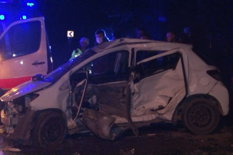 İstanbul Bah&ccedil;ek&ouml;y'de feci kaza: 1'i ağır 3 yaralı