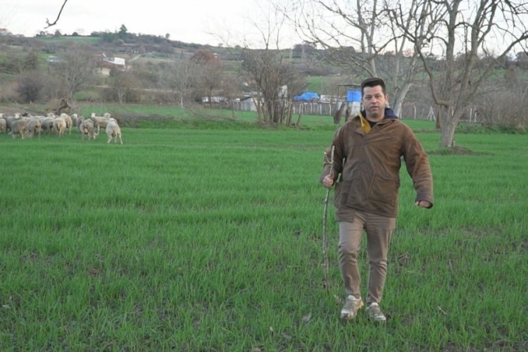 Bursa'da g&uuml;nd&uuml;z sokakların gece sahnenin tozunu attırıyorlar