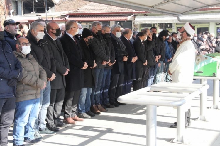 Erzincan'da kardeşinin bı&ccedil;akladığı Ayşe &ouml;ğretmen, son yolculuğa uğurlandı