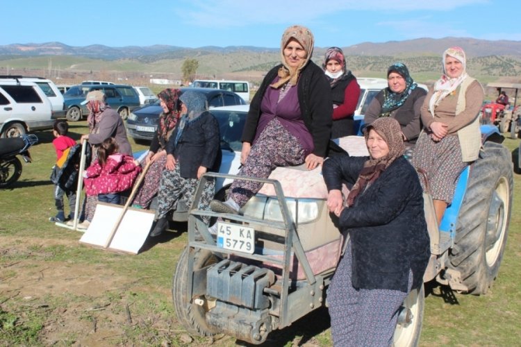 Manisa'da eylem i&ccedil;in geldikleri yerden elleri boş d&ouml;nd&uuml;ler