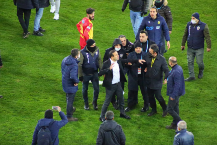 Yeni Malatyaspor Kul&uuml;b&uuml; Başkanı Gevrek'in cezası belli oldu