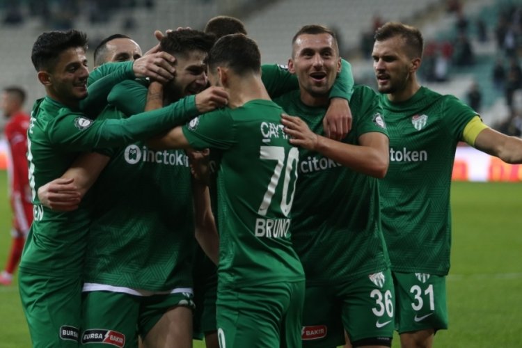 Bursaspor Antep'te galibiyet avına &ccedil;ıkıyor