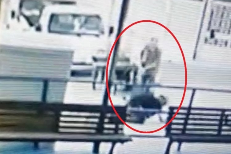 Bursa'da &ouml;ld&uuml;rd&uuml;ğ&uuml; komşusunun ailesinden&nbsp;&ouml;z&uuml;r diledi