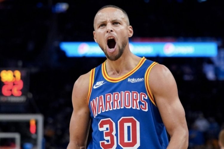 Stephen Curry'den 3000. &uuml;&ccedil;l&uuml;k