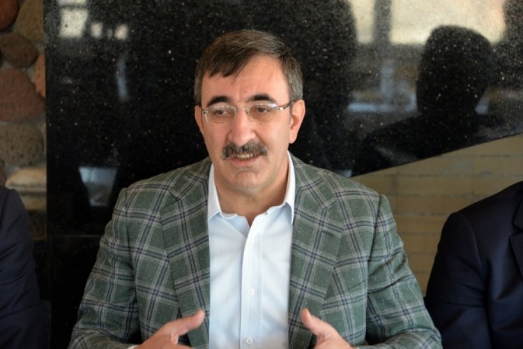 AK Parti'li Cevdet Yılmaz: 'Dolar alın' diye telkinde bulunanlar hesap vermeli