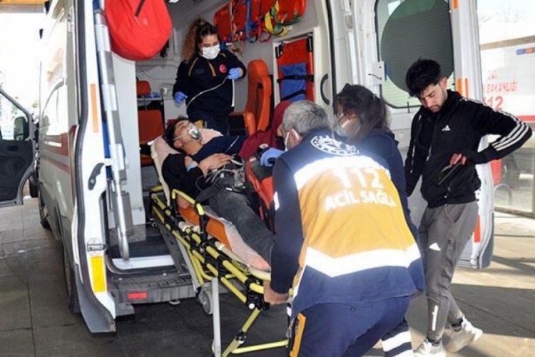 Soğuk hava deposundaki kavgada sırtından bı&ccedil;aklandı