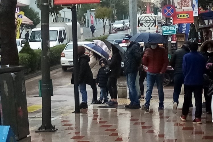 Balıkesir'de sağanak yağış etkili oluyor