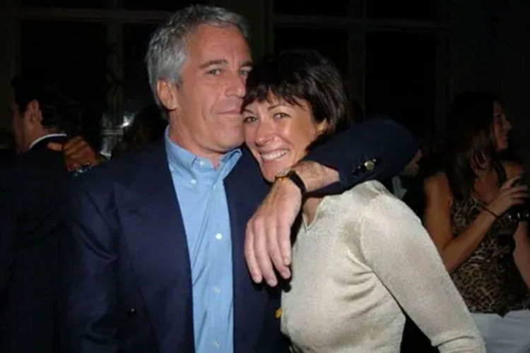 Seks ticareti davasında Ghislaine Maxwell su&ccedil;lu bulundu