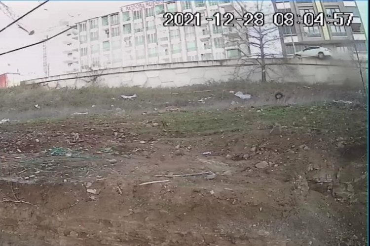 Samsun'da Ecrin'i okula g&ouml;t&uuml;ren anneannesinin &ouml;ld&uuml;ğ&uuml; kaza kamerada