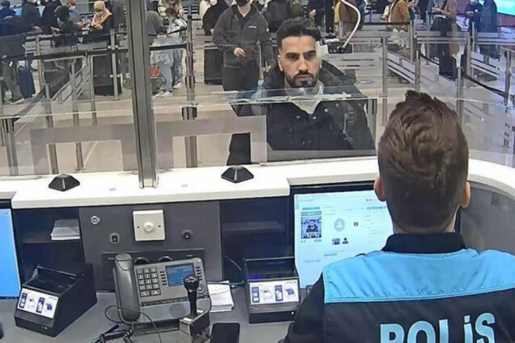 Başkasına ait pasaportla havalimanına gelen şahıs yakalandı
