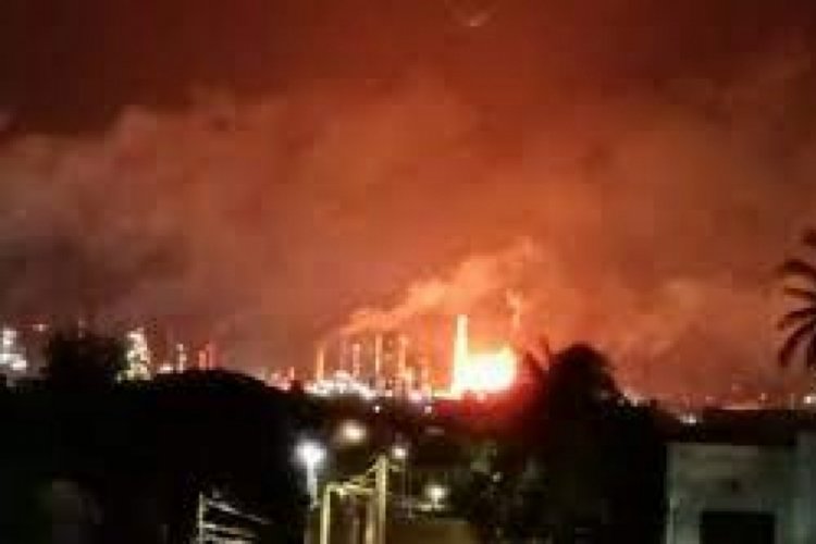 Meksika'da petrol rafinerisinde b&uuml;y&uuml;k yangın