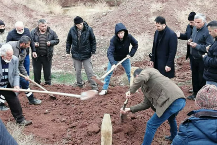 Kırıkkale'de &ouml;len kocasının kavga ettiğini &ouml;ğrenen kadın, cinayetin gizemini &ccedil;&ouml;zd&uuml;