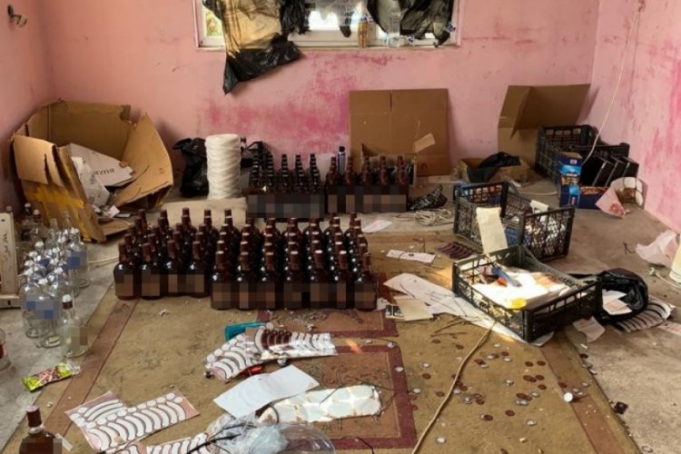 Antalya'da piyasa değeri 250 bin TL olan sahte i&ccedil;ki ele ge&ccedil;irildi