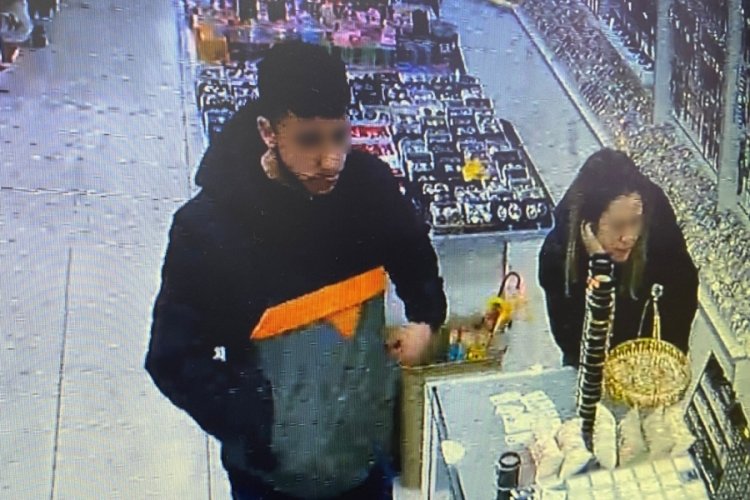 İki sevgilinin saat hırsızlığı kamerada