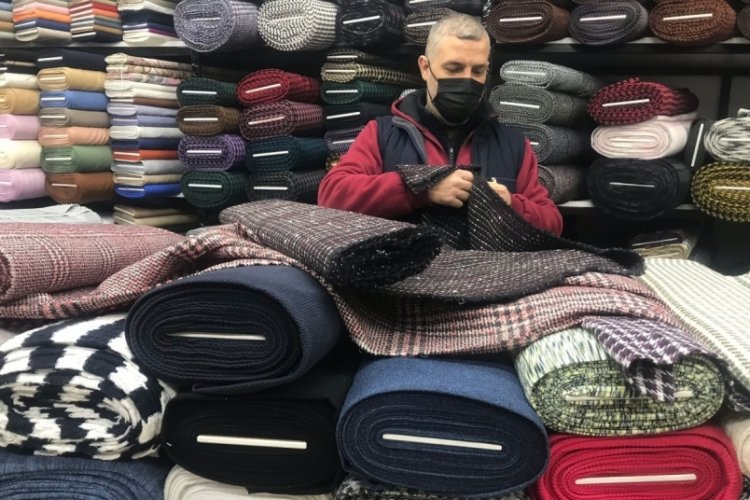 Bursa'da vatandaş hazır giyim zammından, kumaş&ccedil;ı maliyetten şikayet&ccedil;i (&Ouml;ZEL HABER)