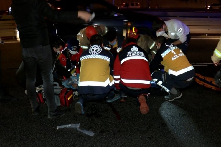 İstanbul G&uuml;ng&ouml;ren D-100 Karayolu'nda y&uuml;r&uuml;yen yayaya otomobil &ccedil;arptı