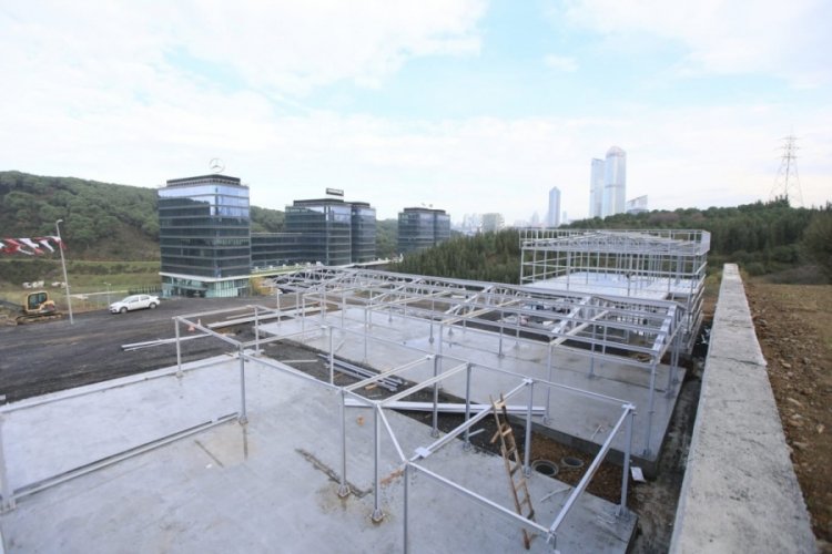 İstanbul Kağıthane'de sokaktaki dostları i&ccedil;in 'rehabilitasyon merkezi' inşa ediliyor