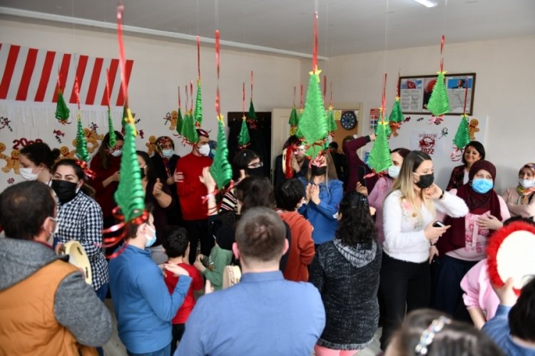 Bursa  Mustafakemalpaşa'da '&ouml;zel' yılbaşı coşkusu