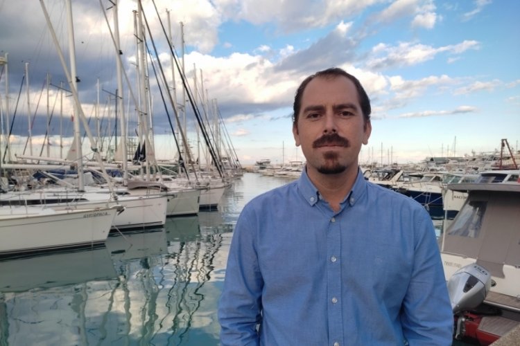 Antalya Kemer'de 345 bin turist, mavi sularda izole tatil tercih etti