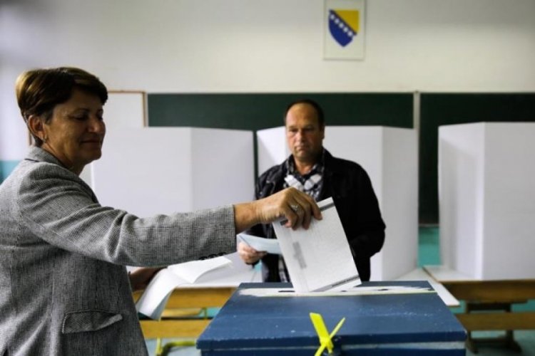 Hangi &uuml;lke ne zaman sandığa gidecek? 2022 yılında se&ccedil;im yapacak &uuml;lkeler...