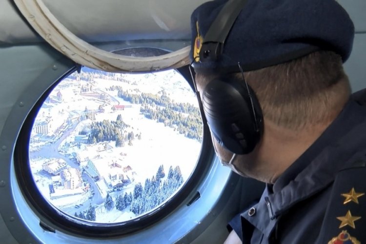 Bursa Uludağ'da jandarmadan helikopterli denetim