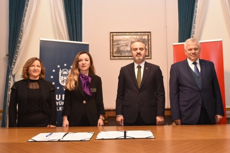 Bursa'da imzalar '&ccedil;evreci işbirliği i&ccedil;in' atıldı