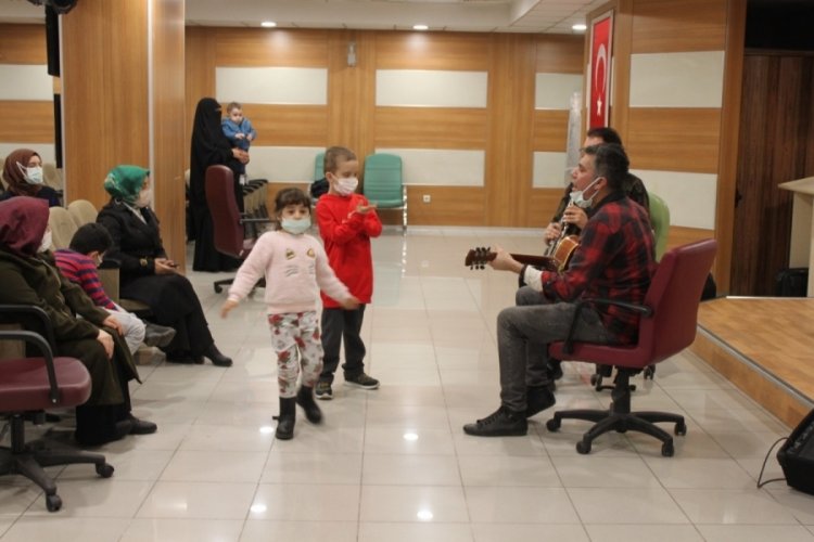 Bursa'da hasta &ccedil;ocuklar yeni yıla eğlenceyle giriyor