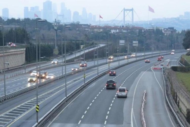 Yılın ilk g&uuml;n&uuml; İstanbul'da yollar boş