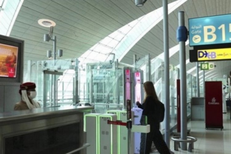 BAE aşısız olanları yurt dışına g&ouml;ndermeyecek