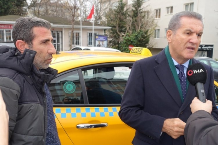 Mustafa Sarıg&uuml;l taksicilerin dertlerini dinledi
