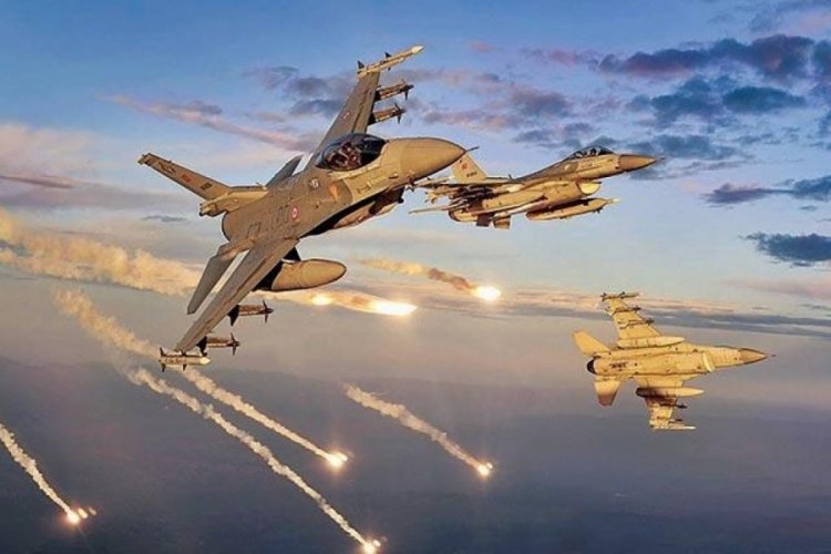 Kandil'e yeni yıl bombaları atıldı