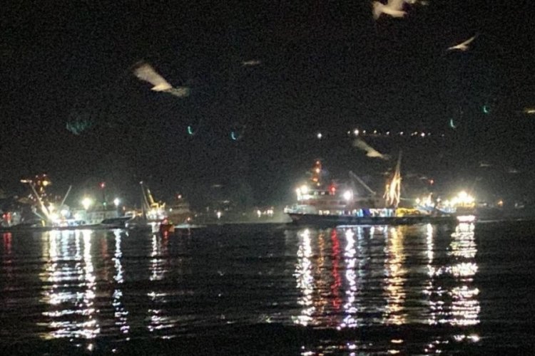 İstanbul'da balık&ccedil;ı gemisinde korkutan yangın