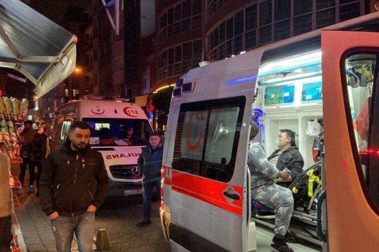 İstanbul'da 5 katlı otelde &ccedil;ıkan yangında 10 kişi dumandan etkilendi