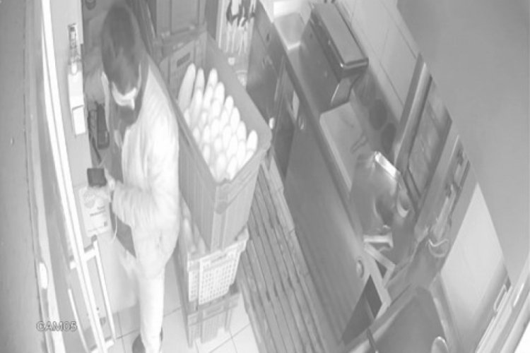 Bursa'da hırsız, şarj edeceğini s&ouml;yleyerek telefonu b&ouml;yle &ccedil;aldı