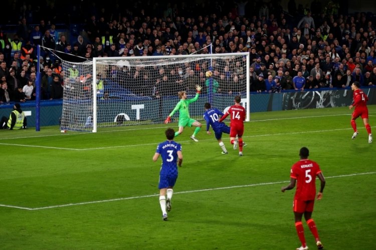 Liverpool ka&ccedil;tı, Chelsea yakaladı