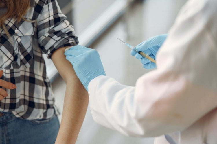 O &uuml;lke 15-18 yaş aralığını aşılamaya başladı!