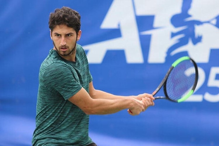 Milli tenis&ccedil;i Altuğ &Ccedil;elikbilek, Melbourne'de final turuna kaldı