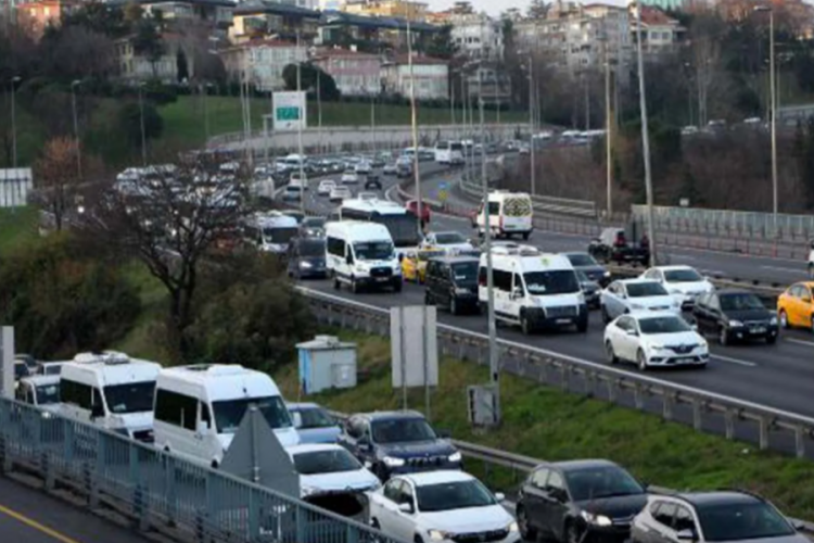 15 Temmuz Şehitler K&ouml;pr&uuml;s&uuml;'nde intihar girişimi!