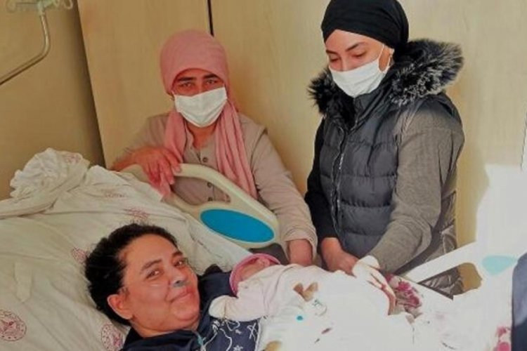 Diyarbakır'da bebeğini g&ouml;remeden ent&uuml;be edilen anneden aşı &ccedil;ağrısı