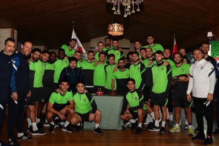 Bursaspor'da doğum g&uuml;n&uuml; s&uuml;rprizi