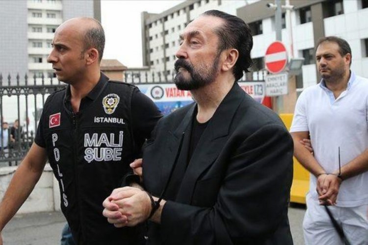 Adnan Oktar'a &ouml;z kızını getirip taciz edilmesine g&ouml;z yumdu