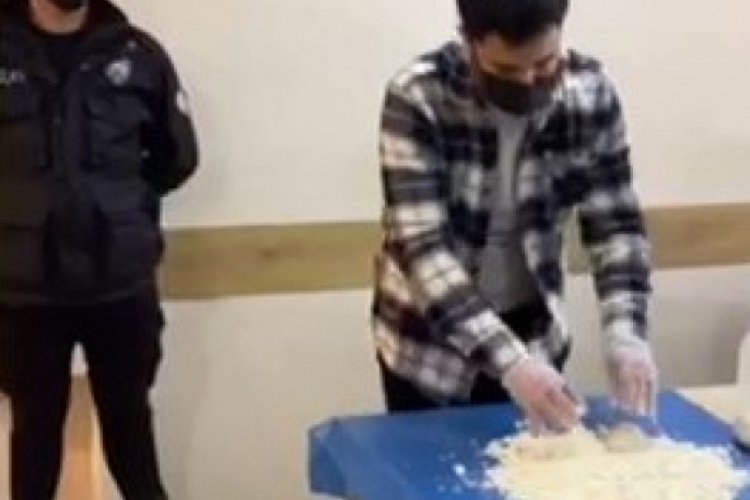 Peynir bidonuna gizlediği uyuşturucuyla yakalandı