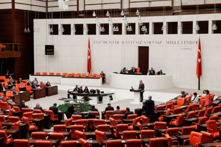Emekli aylığı zammı ve kademeli tarife uygulaması TBMM'de