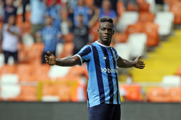 Adana Demirspor'da Balotelli koronavir&uuml;se yakalandı