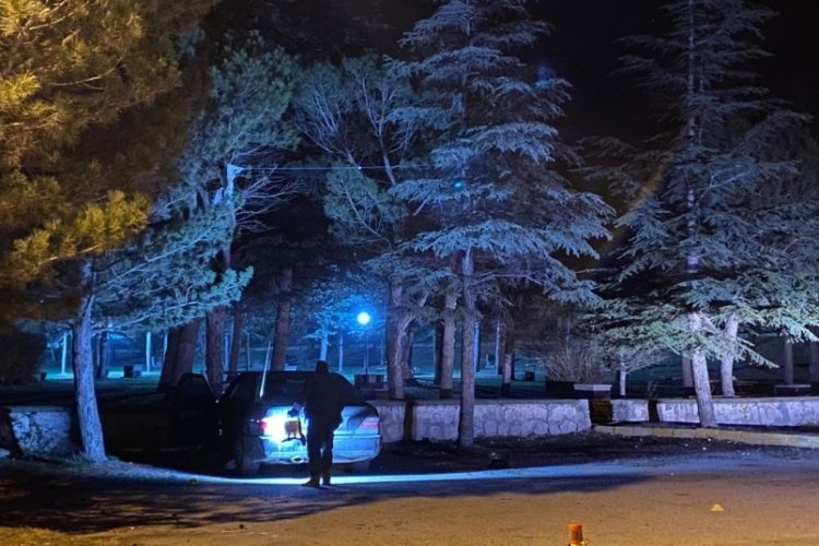 Aile &uuml;yeleri arasında &ccedil;ıkan kavgada yanlışlıkla akrabalarını vurdu